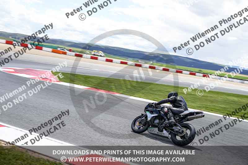cadwell no limits trackday;cadwell park;cadwell park photographs;cadwell trackday photographs;enduro digital images;event digital images;eventdigitalimages;navarra;no limits trackdays;peter wileman photography;racing digital images;trackday digital images;trackday photos